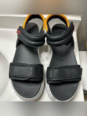 Cougar Spritz Platform Sandals